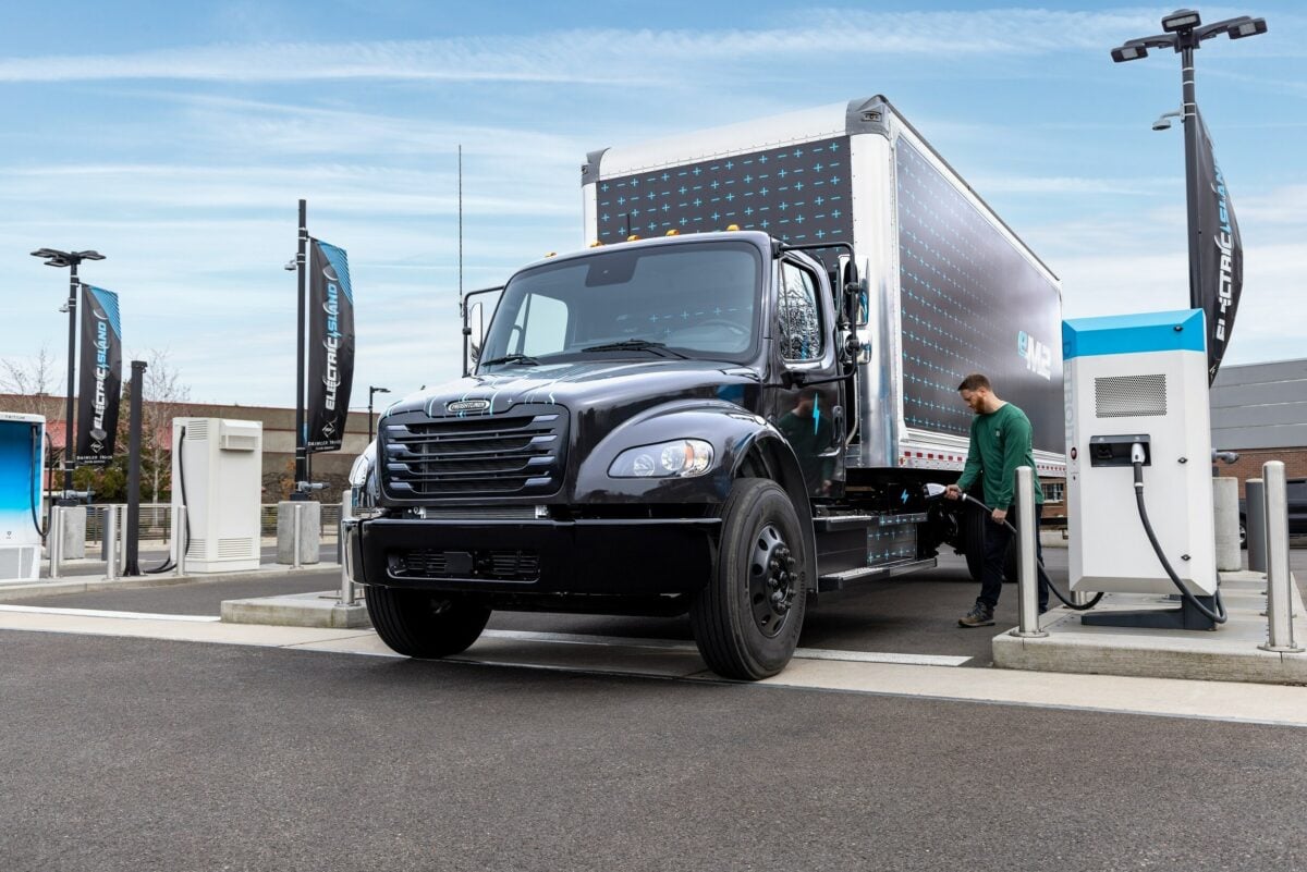 Front view of Daimler Truck's Freightliner Battery-Electric MD eM2